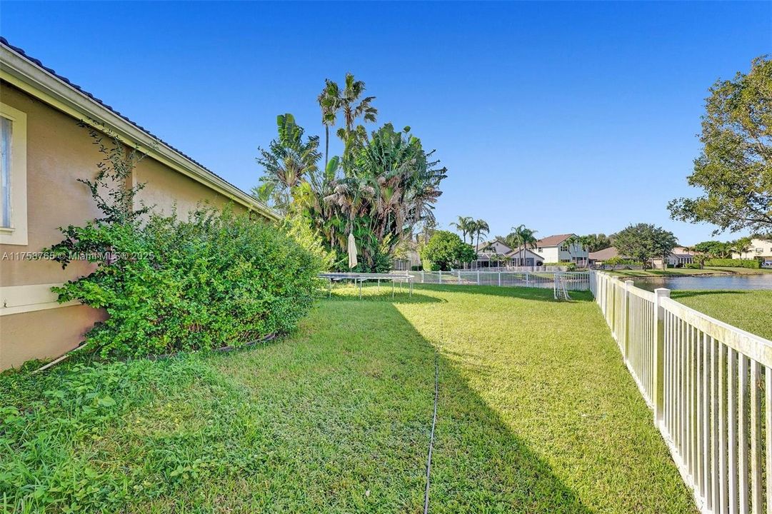 Недавно арендовано: $7,000 (5 спален, 3 ванн, 3309 Квадратных фут)