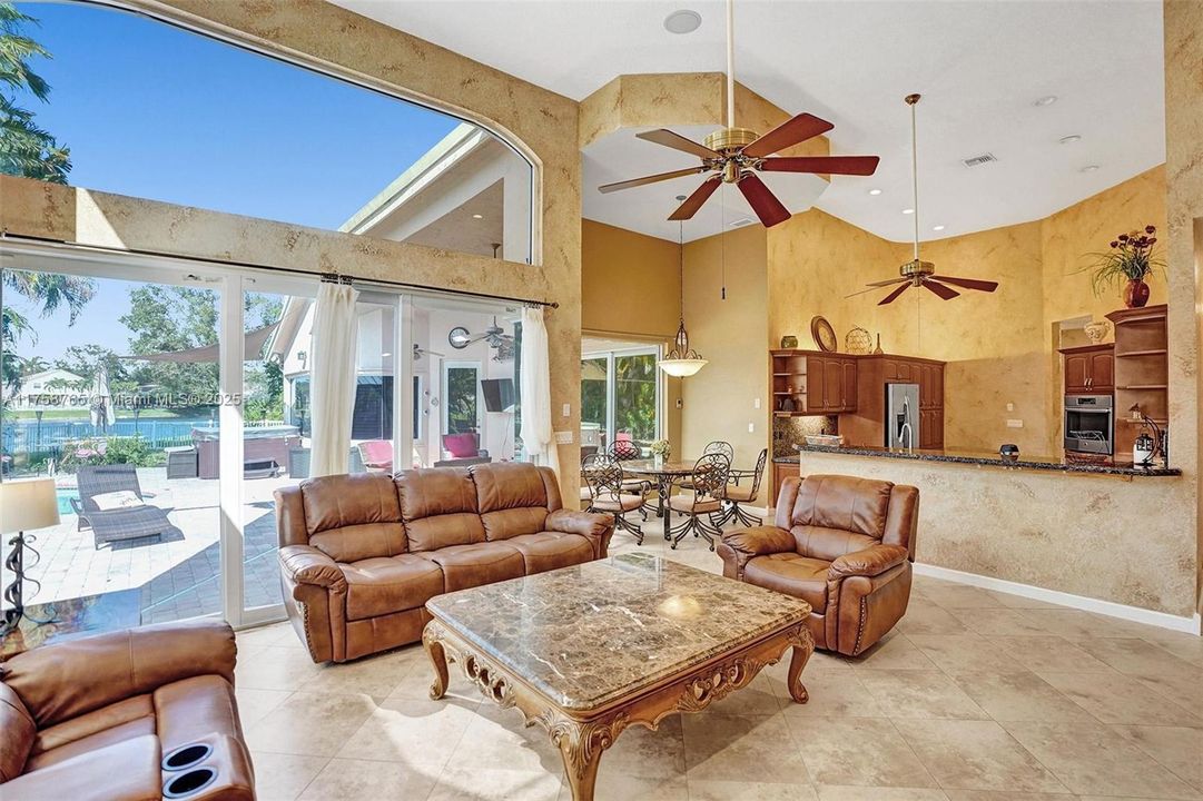 Недавно арендовано: $7,000 (5 спален, 3 ванн, 3309 Квадратных фут)