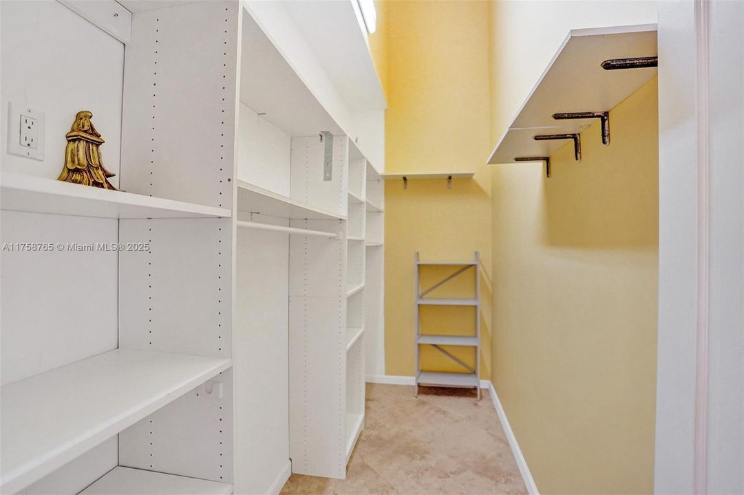 Недавно арендовано: $7,000 (5 спален, 3 ванн, 3309 Квадратных фут)