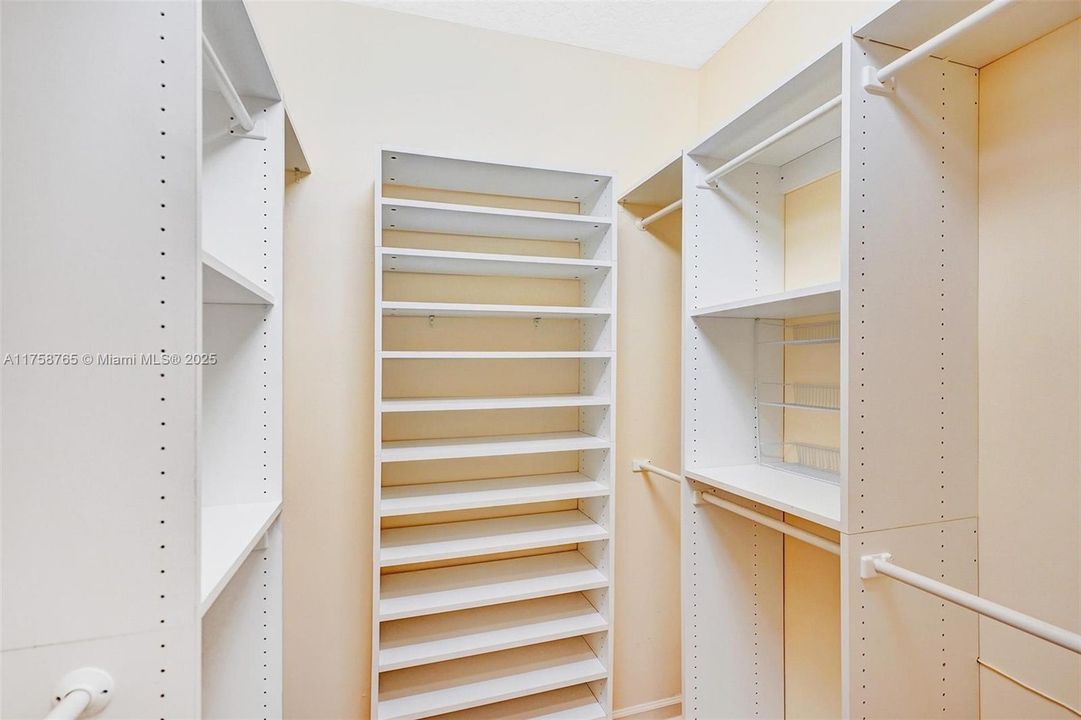 Недавно арендовано: $7,000 (5 спален, 3 ванн, 3309 Квадратных фут)