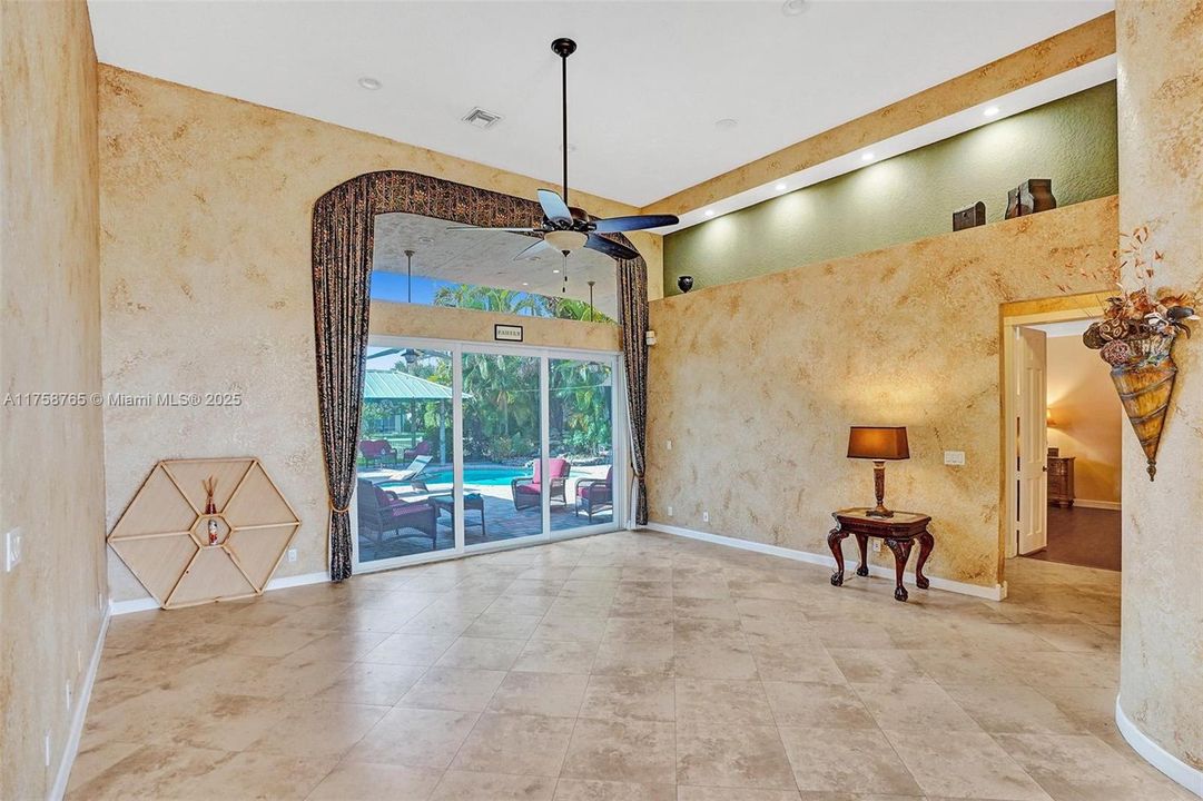 Недавно арендовано: $7,000 (5 спален, 3 ванн, 3309 Квадратных фут)