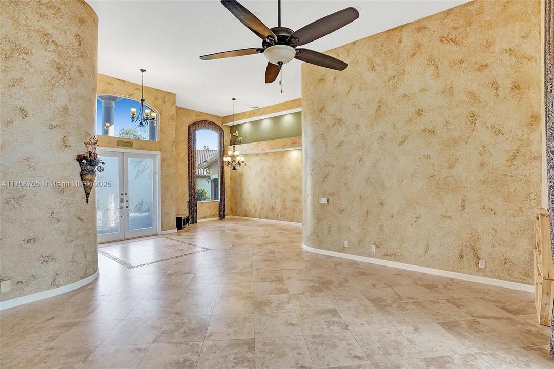 Недавно арендовано: $7,000 (5 спален, 3 ванн, 3309 Квадратных фут)