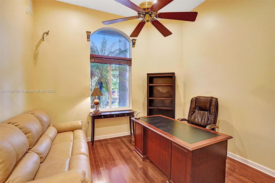 Недавно арендовано: $7,000 (5 спален, 3 ванн, 3309 Квадратных фут)