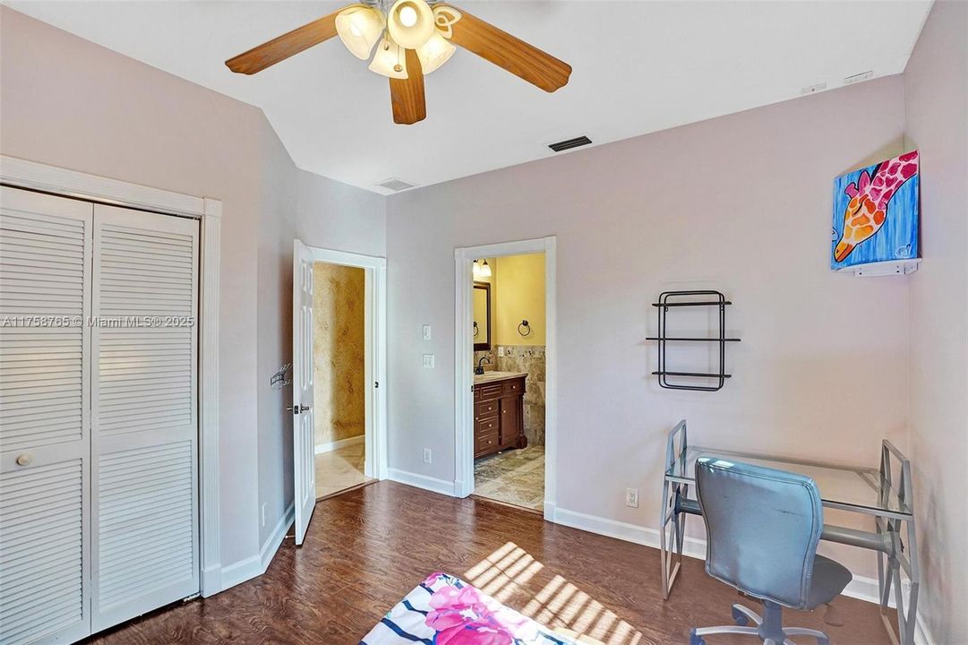 Недавно арендовано: $7,000 (5 спален, 3 ванн, 3309 Квадратных фут)