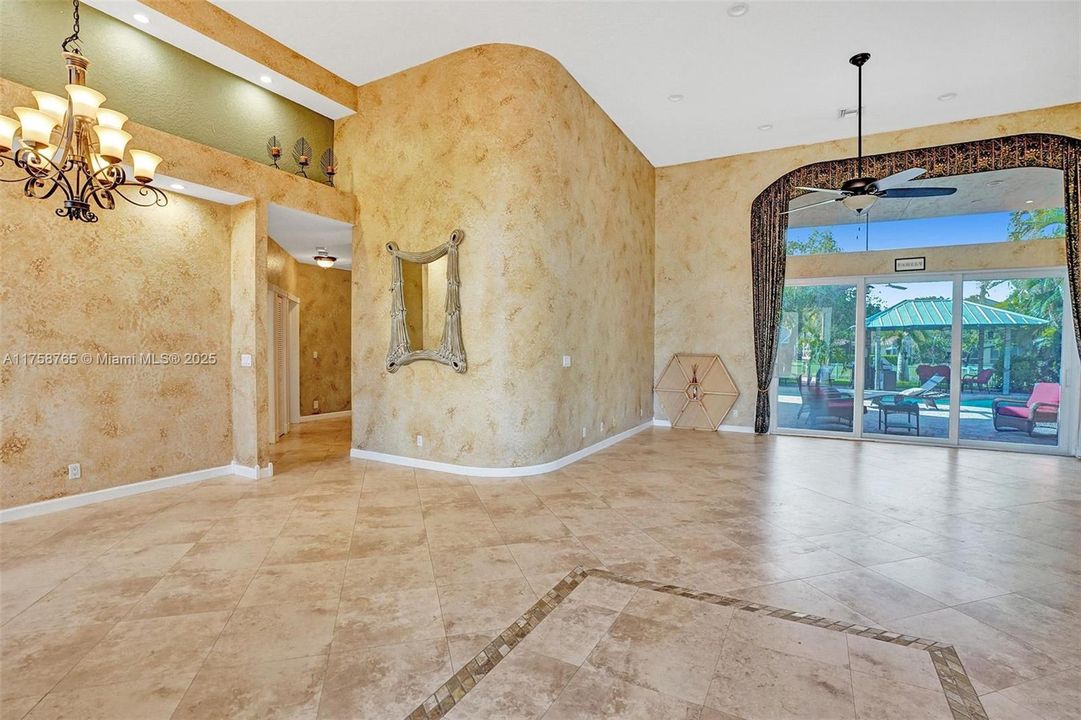 Недавно арендовано: $7,000 (5 спален, 3 ванн, 3309 Квадратных фут)