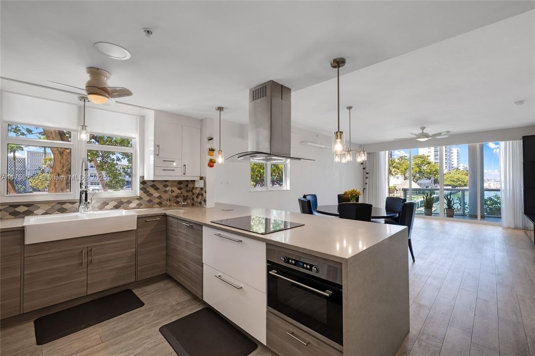 Recently Sold: $799,000 (3 beds, 2 baths, 1336 Square Feet)