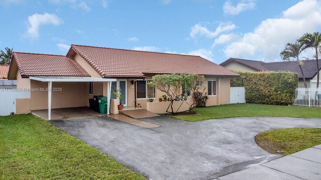 Vendido Recientemente: $699,000 (3 camas, 2 baños, 1897 Pies cuadrados)