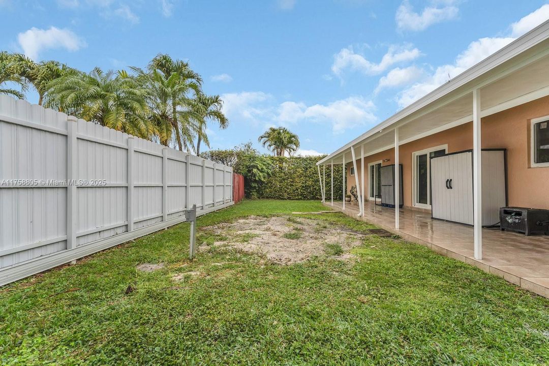 Vendido Recientemente: $699,000 (3 camas, 2 baños, 1897 Pies cuadrados)