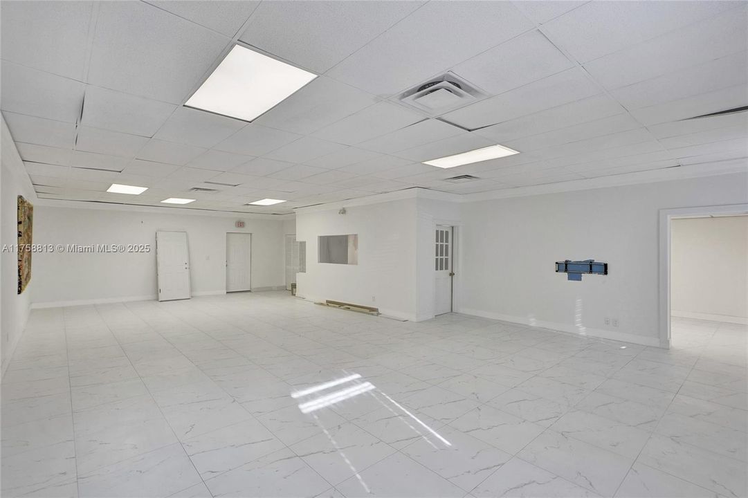 最近售出: $850,000 (0 贝兹, 0 浴室, 0 平方英尺)