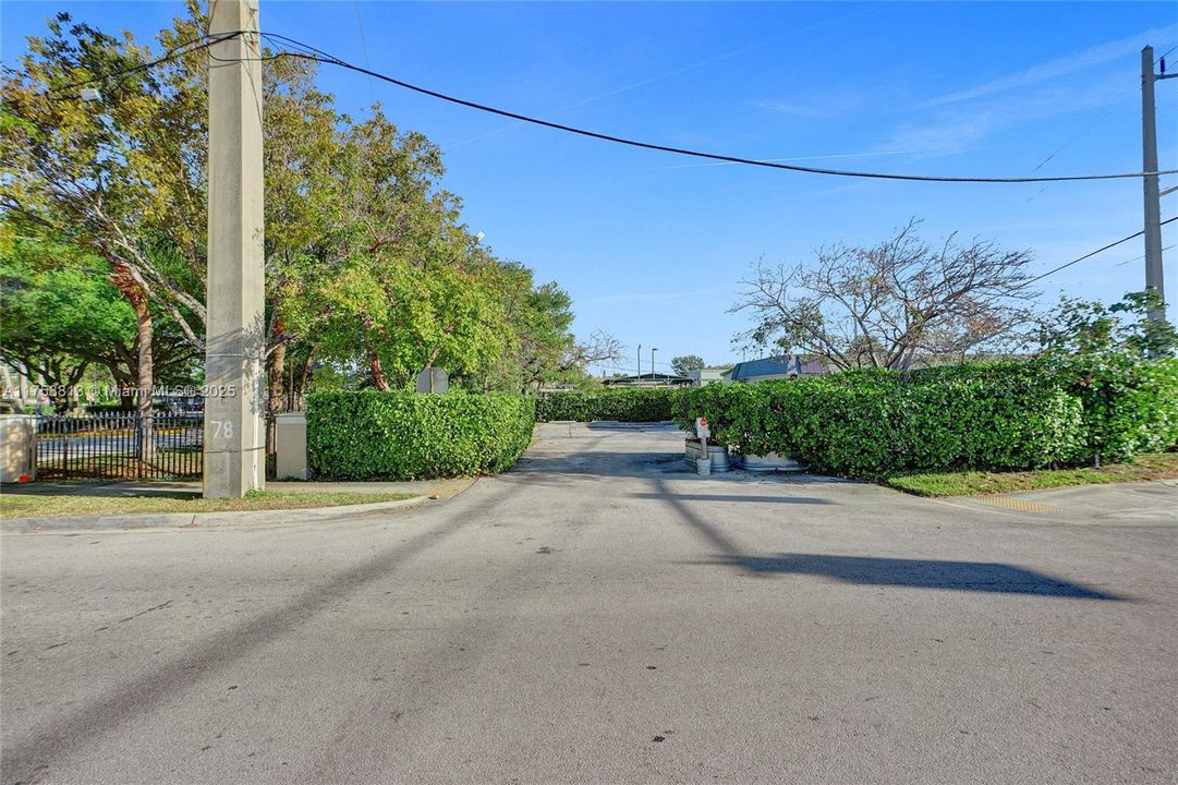 最近售出: $850,000 (0 贝兹, 0 浴室, 0 平方英尺)