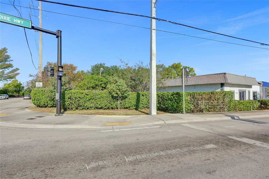 最近售出: $850,000 (0 贝兹, 0 浴室, 0 平方英尺)