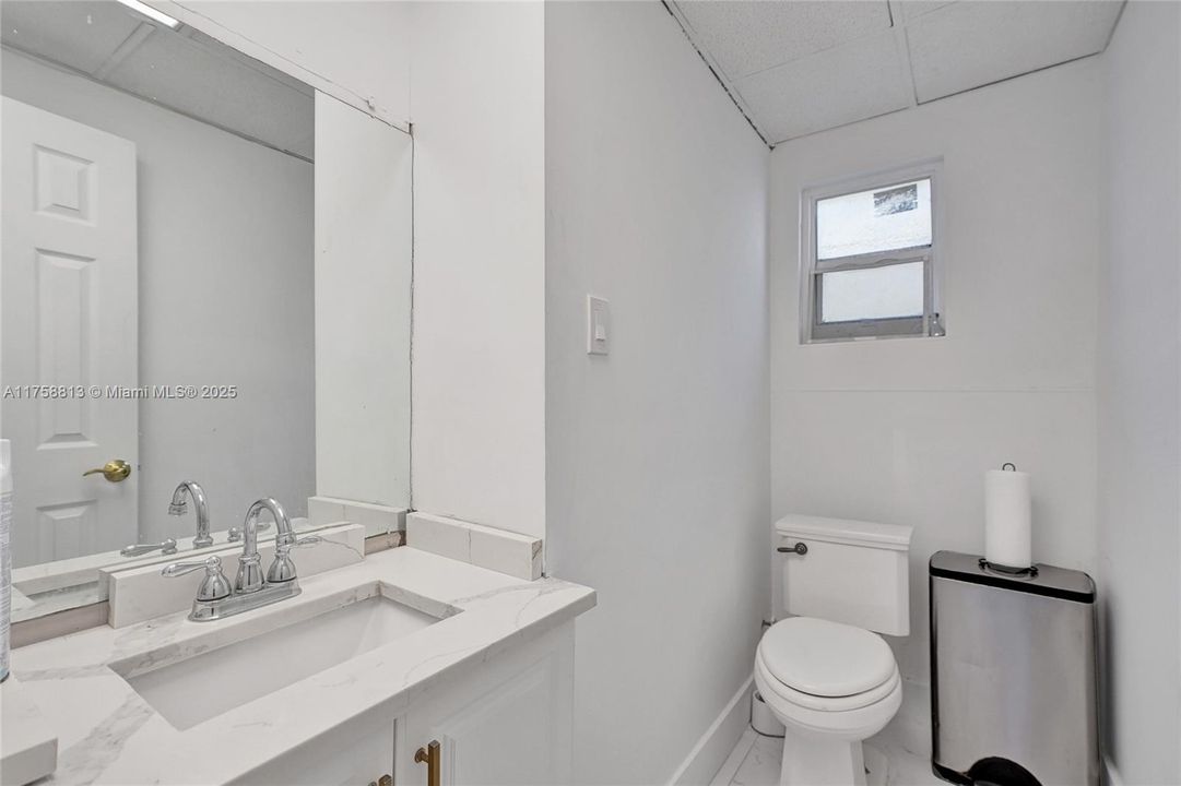 最近售出: $850,000 (0 贝兹, 0 浴室, 0 平方英尺)