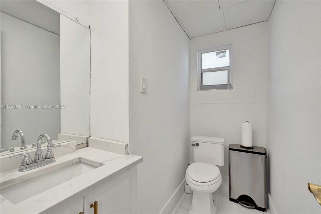 最近售出: $850,000 (0 贝兹, 0 浴室, 0 平方英尺)