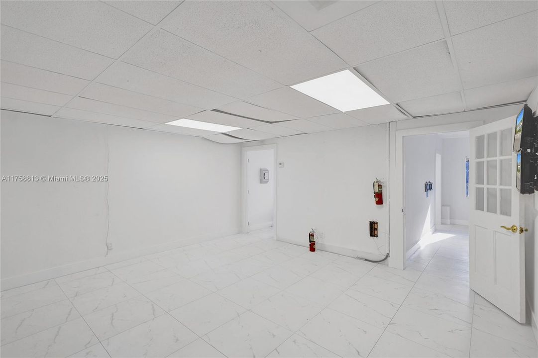 最近售出: $850,000 (0 贝兹, 0 浴室, 0 平方英尺)