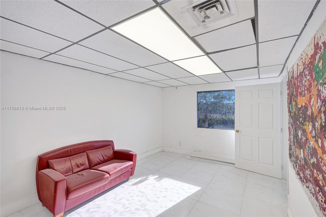 最近售出: $850,000 (0 贝兹, 0 浴室, 0 平方英尺)