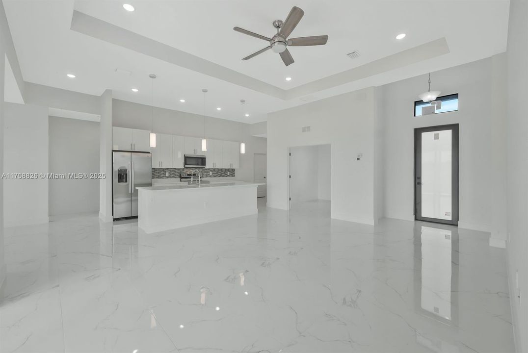 Недавно продано: $344,999 (3 спален, 2 ванн, 1874 Квадратных фут)