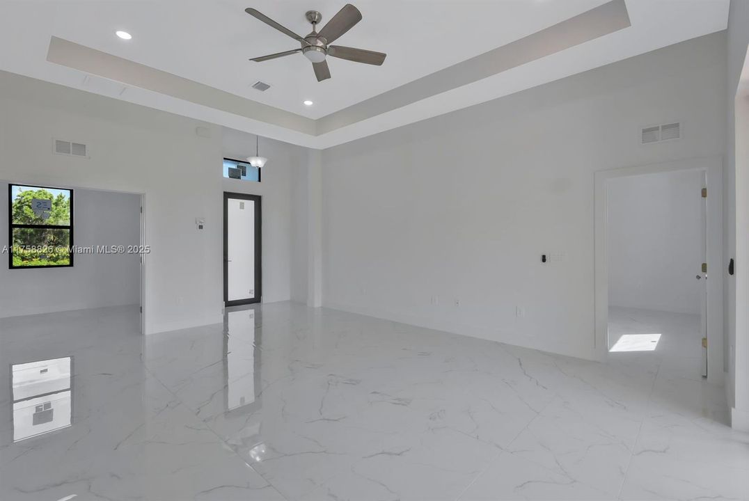 Недавно продано: $344,999 (3 спален, 2 ванн, 1874 Квадратных фут)