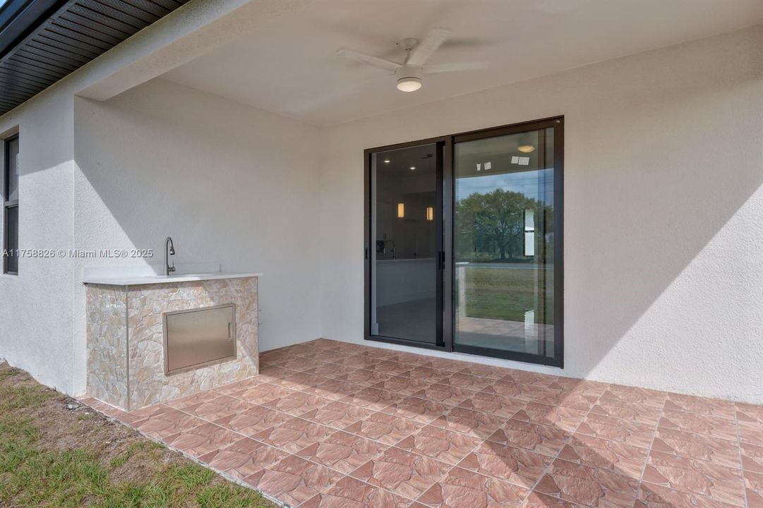 Недавно продано: $344,999 (3 спален, 2 ванн, 1874 Квадратных фут)