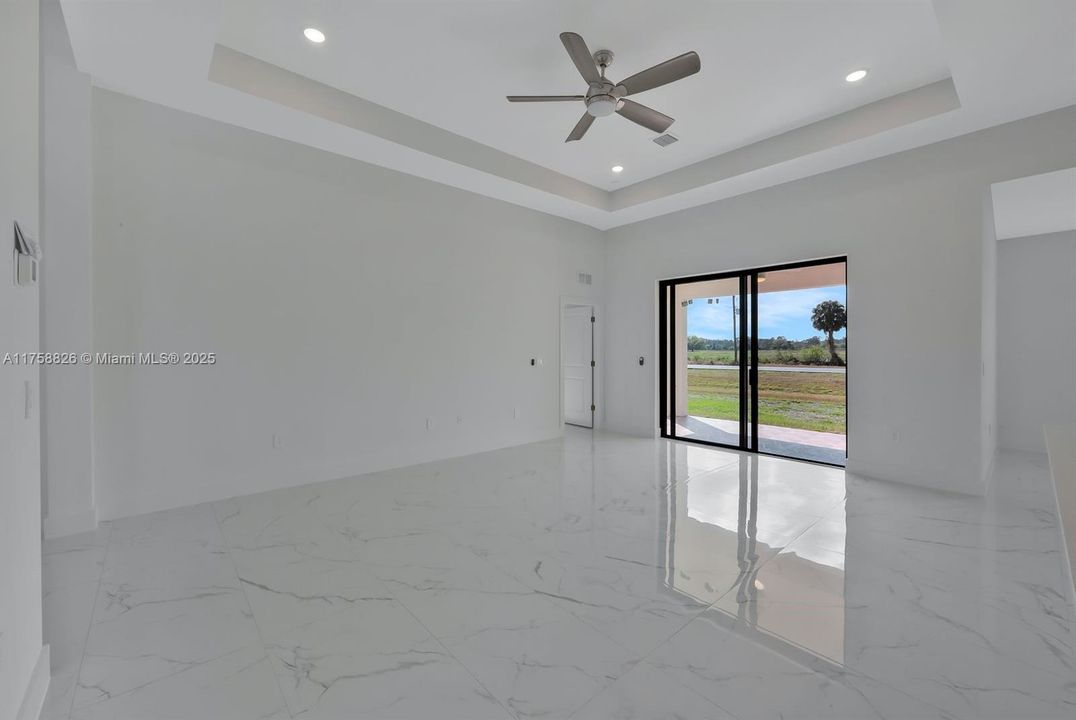 Недавно продано: $344,999 (3 спален, 2 ванн, 1874 Квадратных фут)