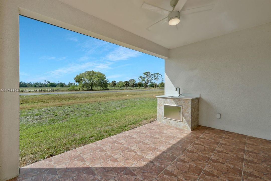 Недавно продано: $344,999 (3 спален, 2 ванн, 1874 Квадратных фут)