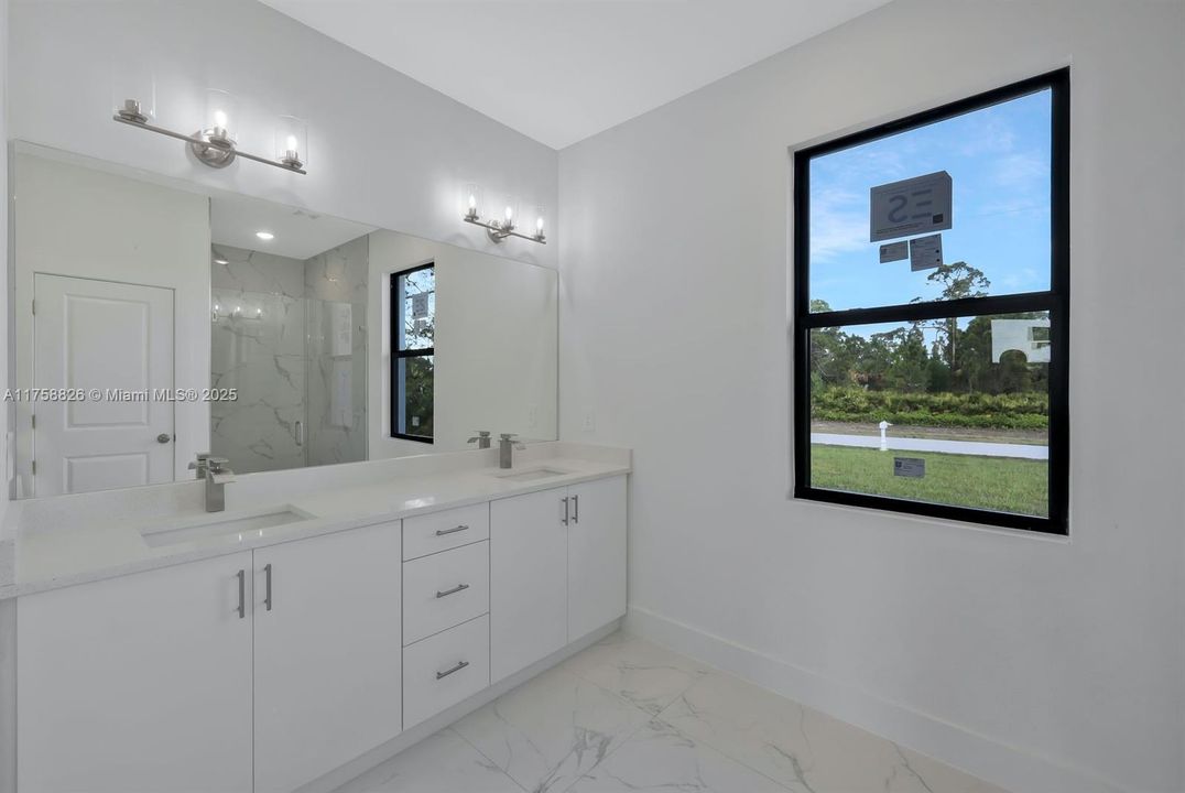 Недавно продано: $344,999 (3 спален, 2 ванн, 1874 Квадратных фут)