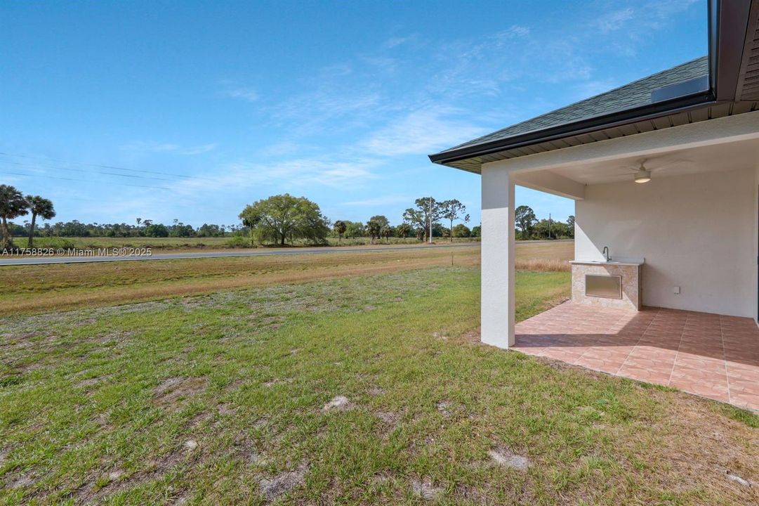 Недавно продано: $344,999 (3 спален, 2 ванн, 1874 Квадратных фут)