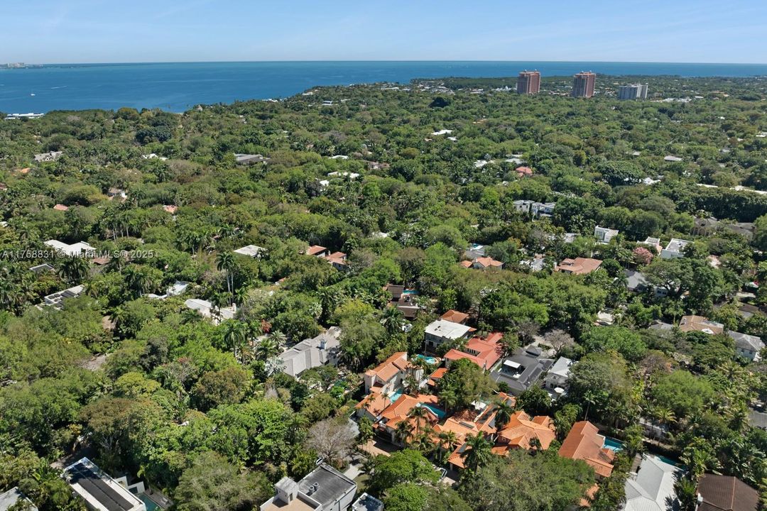 Recently Sold: $3,350,000 (4 beds, 3 baths, 2868 Square Feet)