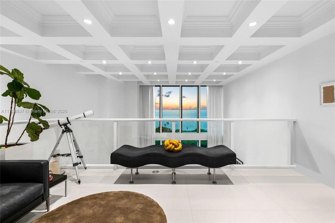 Vendido Recientemente: $4,499,000 (3 camas, 3 baños, 2580 Pies cuadrados)