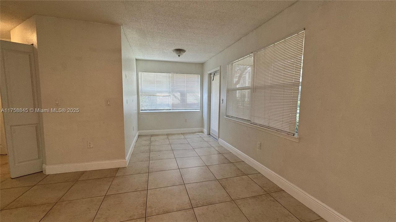 Recientemente alquilado: $1,400 (2 camas, 2 baños, 1033 Pies cuadrados)