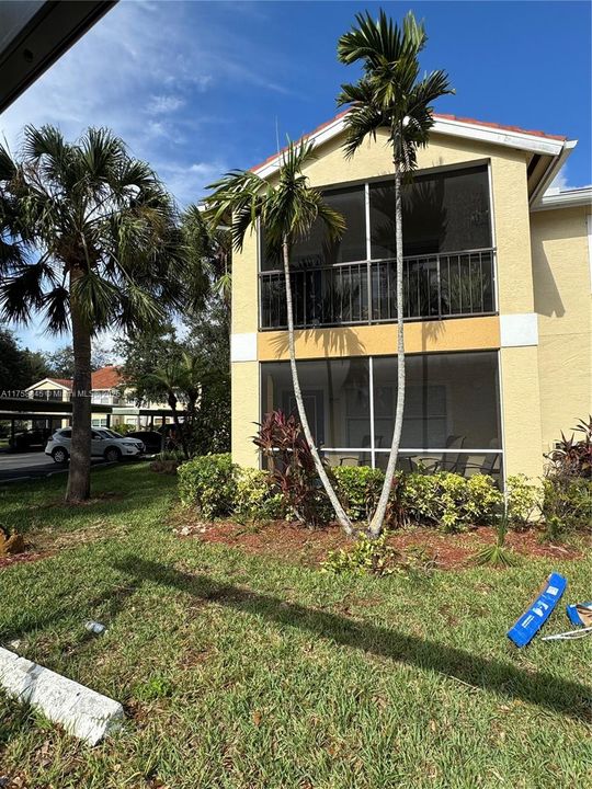 Recientemente alquilado: $1,400 (2 camas, 2 baños, 1033 Pies cuadrados)