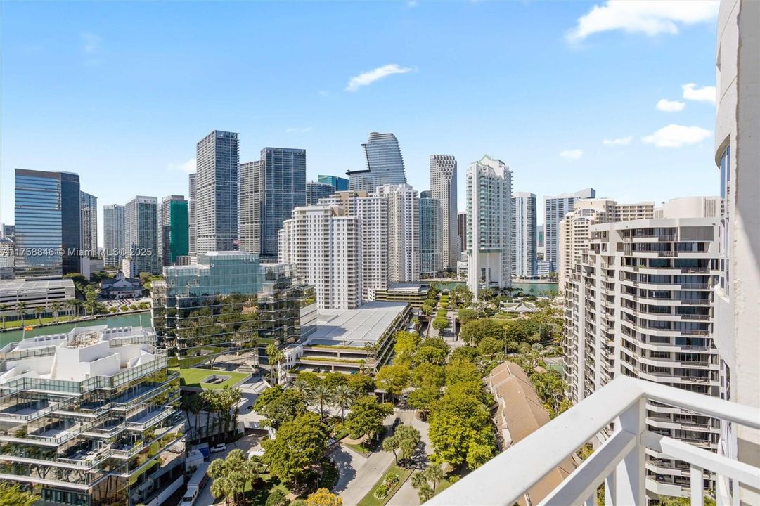 Recently Sold: $499,000 (2 beds, 2 baths, 1086 Square Feet)