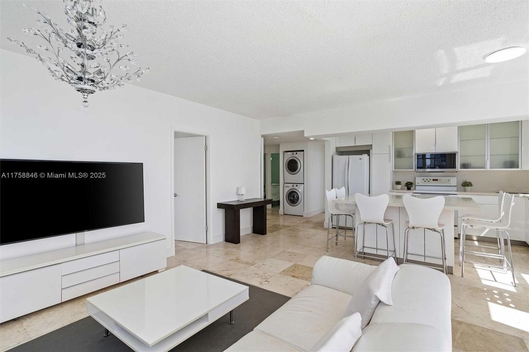 Recently Sold: $499,000 (2 beds, 2 baths, 1086 Square Feet)