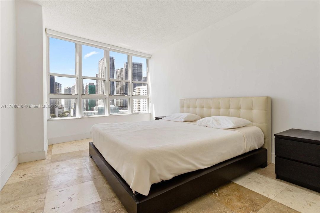 Recently Sold: $499,000 (2 beds, 2 baths, 1086 Square Feet)