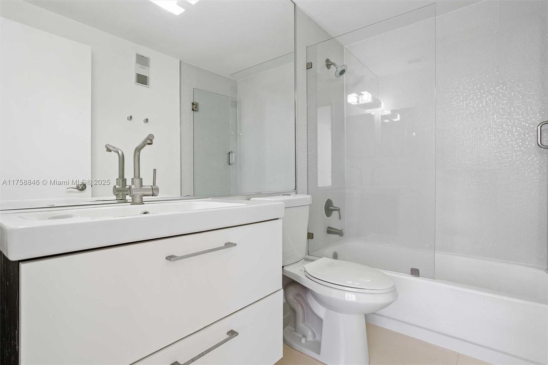 Recently Sold: $499,000 (2 beds, 2 baths, 1086 Square Feet)