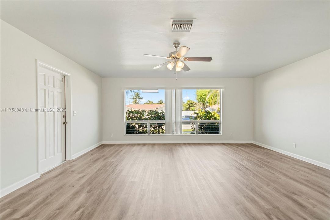 Vendido Recientemente: $482,500 (3 camas, 2 baños, 1590 Pies cuadrados)