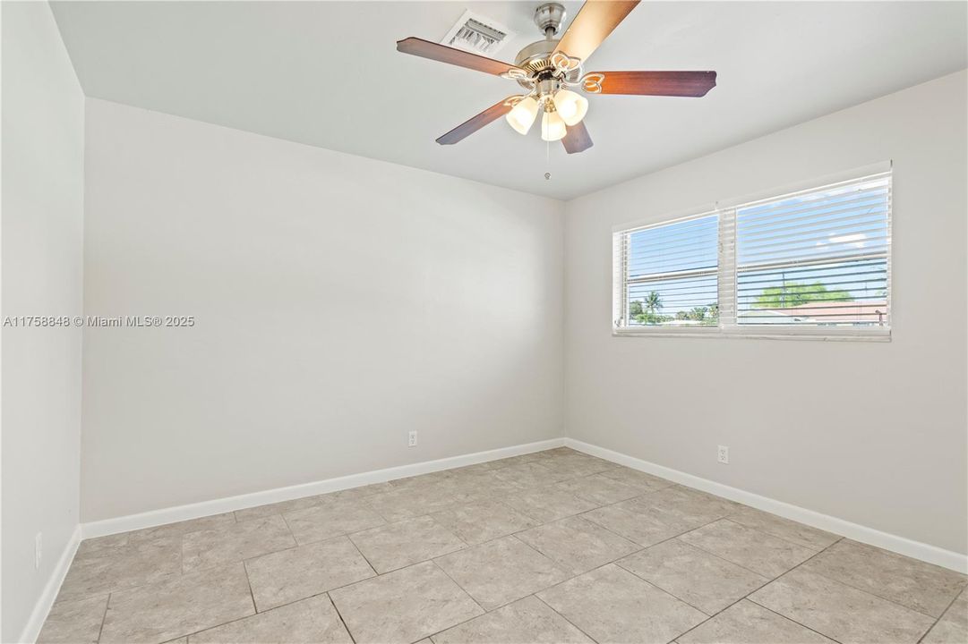 Vendido Recientemente: $482,500 (3 camas, 2 baños, 1590 Pies cuadrados)