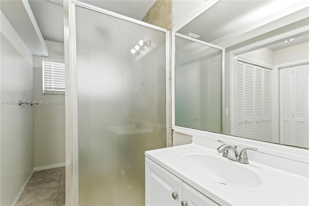 Vendido Recientemente: $482,500 (3 camas, 2 baños, 1590 Pies cuadrados)