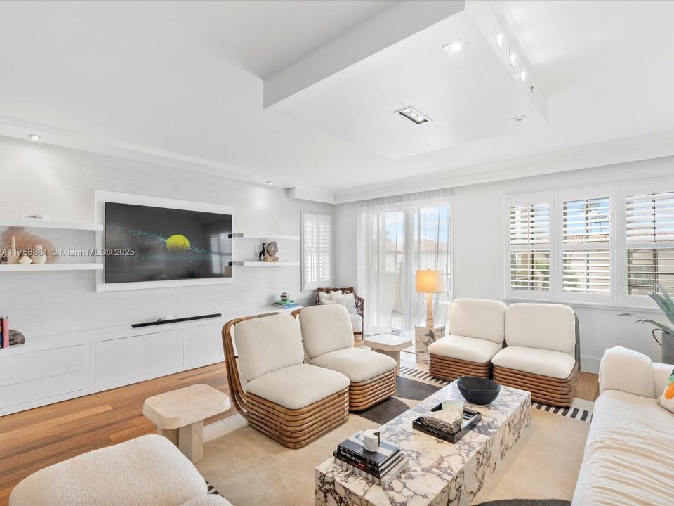 Vendido Recientemente: $2,759,000 (3 camas, 2 baños, 1875 Pies cuadrados)