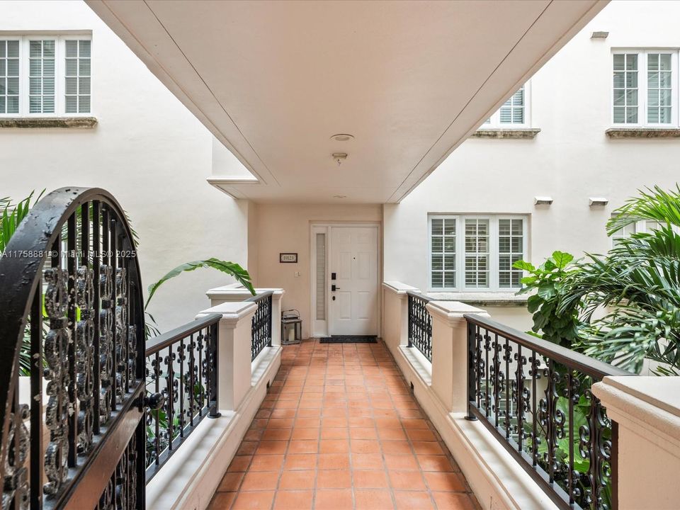 Vendido Recientemente: $2,759,000 (3 camas, 2 baños, 1875 Pies cuadrados)