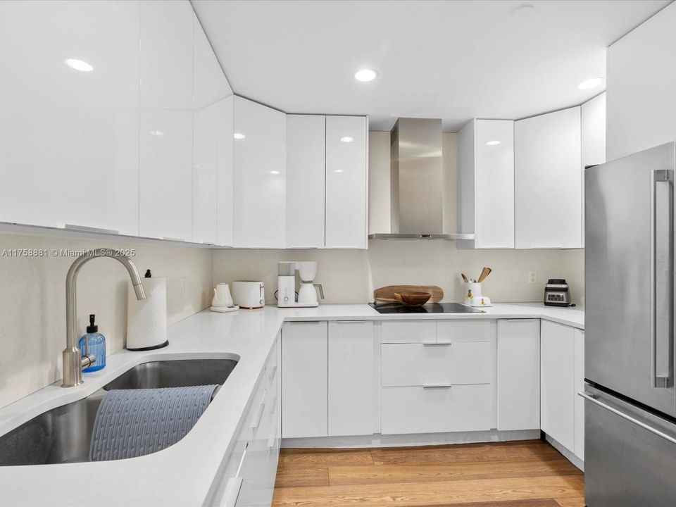 Vendido Recientemente: $2,759,000 (3 camas, 2 baños, 1875 Pies cuadrados)
