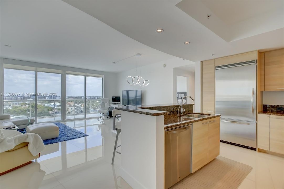 Recently Sold: $1,375,000 (2 beds, 2 baths, 1439 Square Feet)