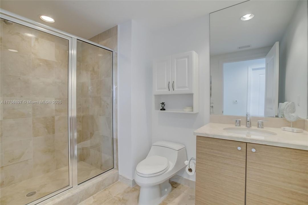 Recently Sold: $1,375,000 (2 beds, 2 baths, 1439 Square Feet)