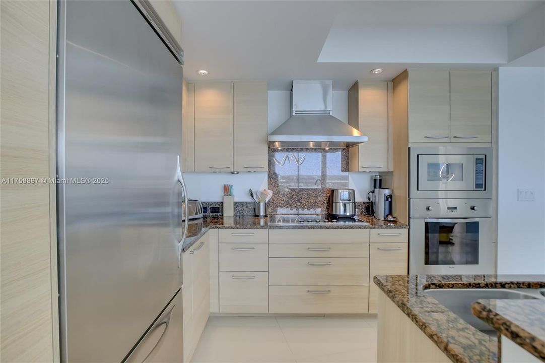 Recently Sold: $1,375,000 (2 beds, 2 baths, 1439 Square Feet)
