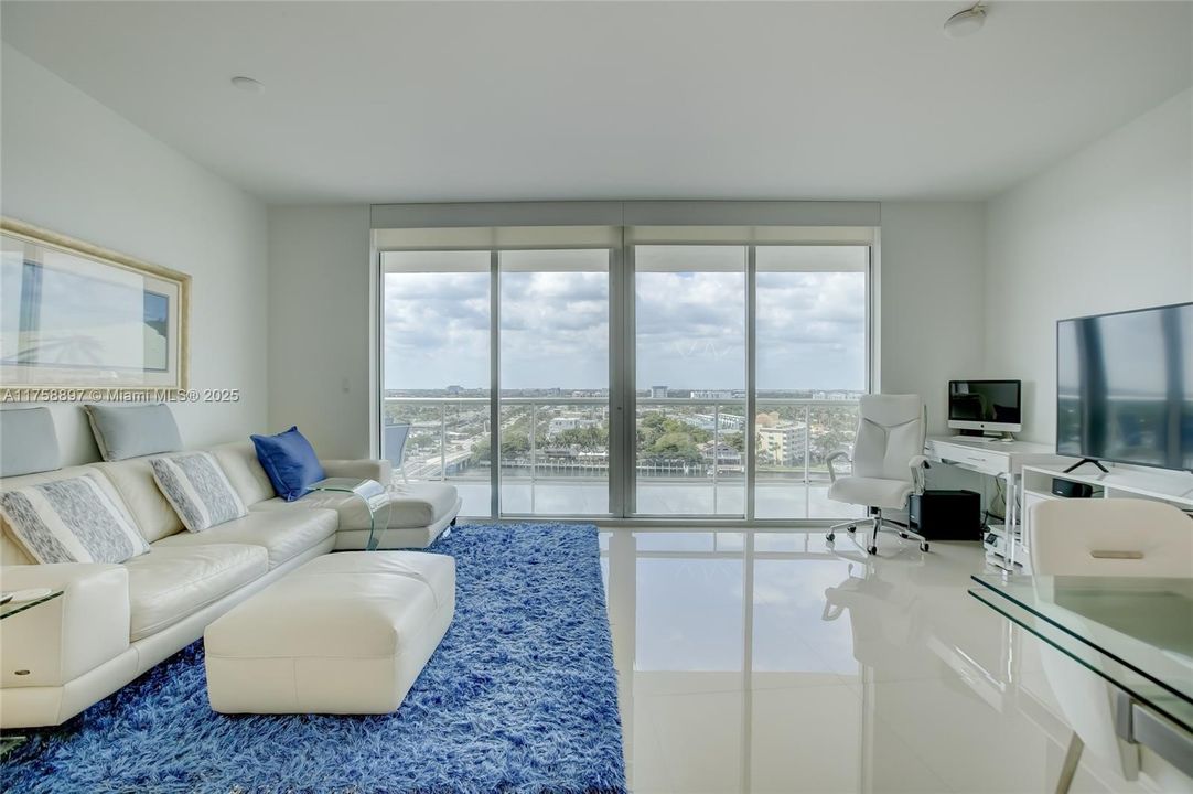 Recently Sold: $1,375,000 (2 beds, 2 baths, 1439 Square Feet)
