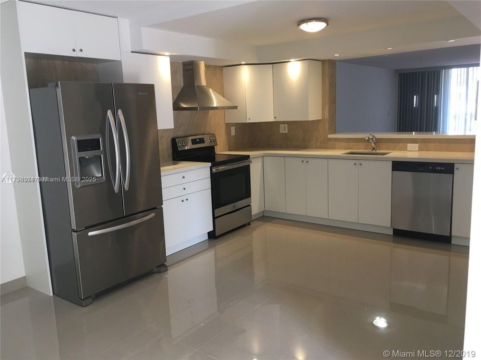 最近租的: $3,600 (3 贝兹, 2 浴室, 2083 平方英尺)