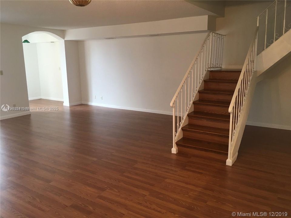 最近租的: $3,600 (3 贝兹, 2 浴室, 2083 平方英尺)