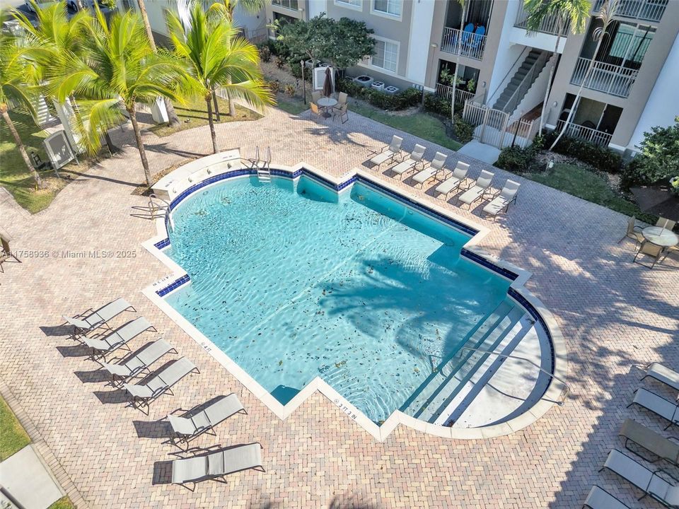 Recently Sold: $400,000 (3 beds, 2 baths, 1185 Square Feet)