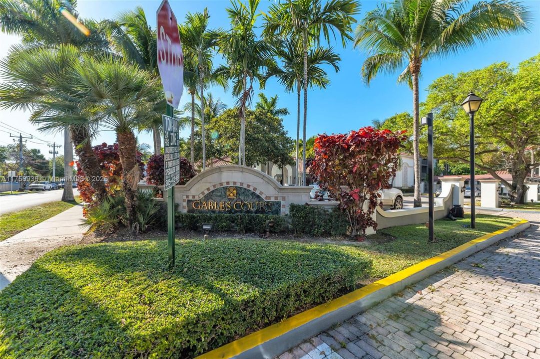 Recently Sold: $400,000 (3 beds, 2 baths, 1185 Square Feet)