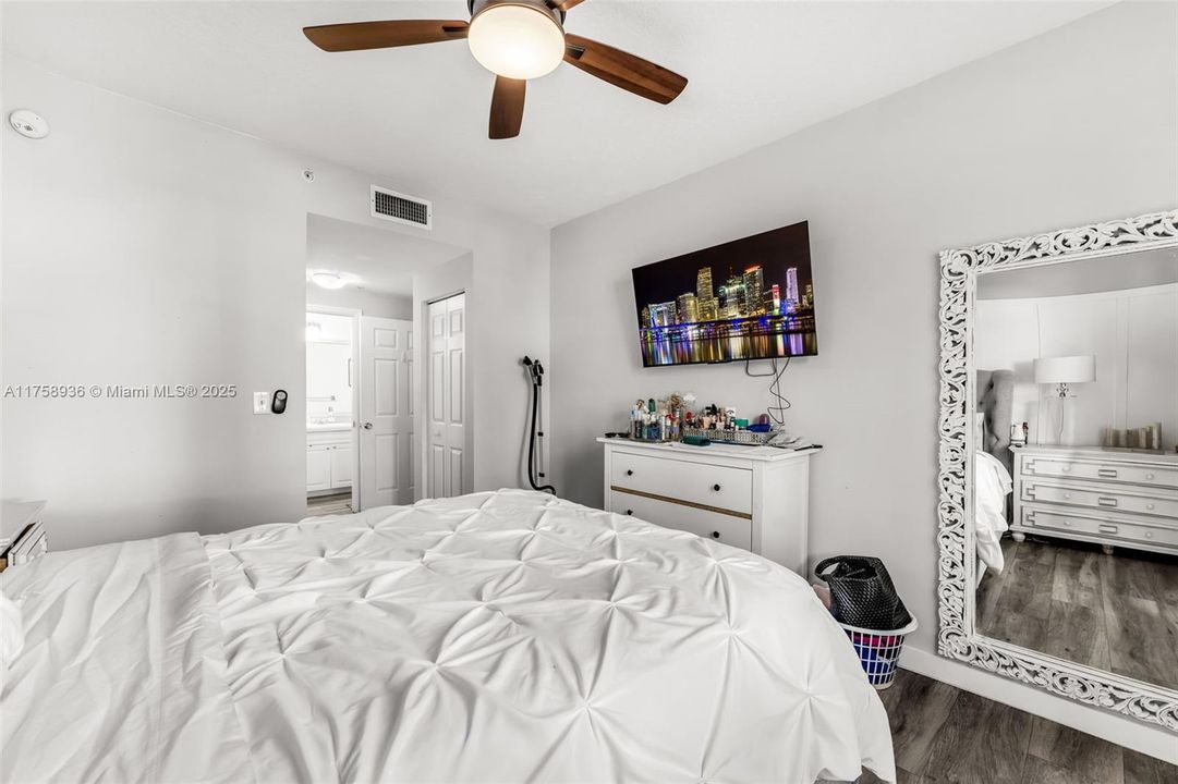 Recently Sold: $400,000 (3 beds, 2 baths, 1185 Square Feet)