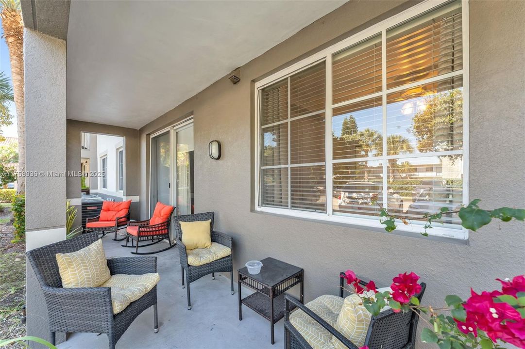 Recently Sold: $400,000 (3 beds, 2 baths, 1185 Square Feet)